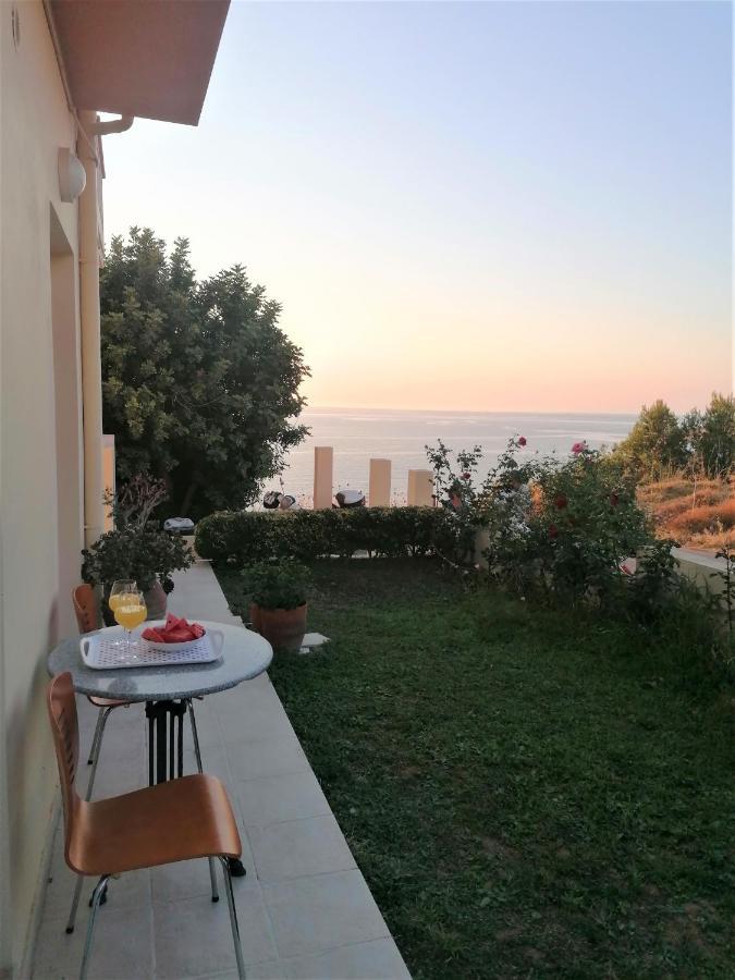 Emerald Apartment 2 Halepa Chrissi Akti Chania Exterior foto