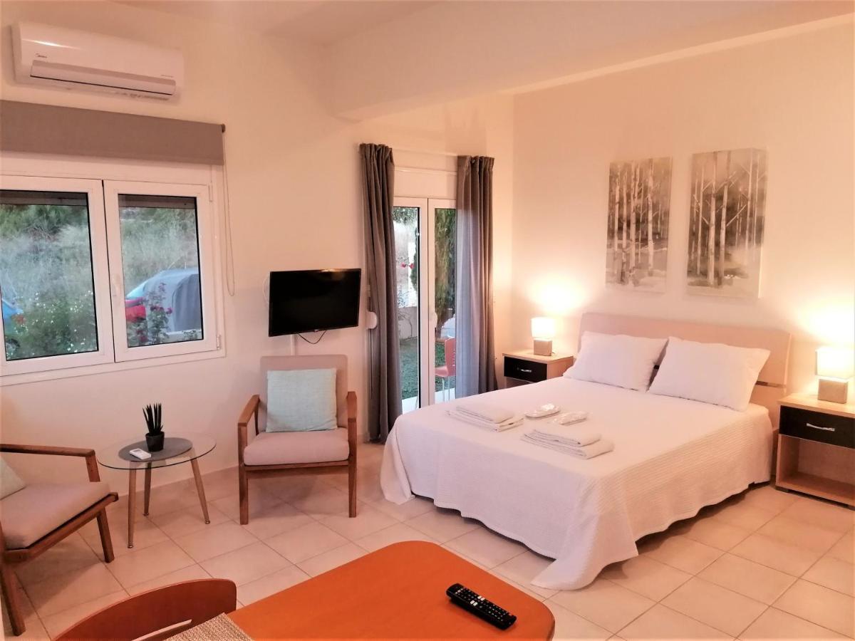 Emerald Apartment 2 Halepa Chrissi Akti Chania Exterior foto