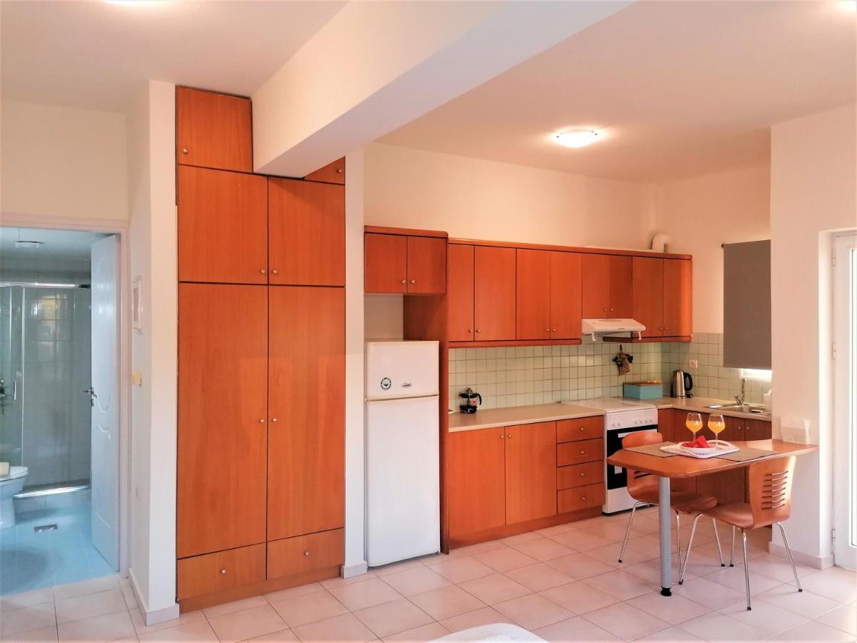 Emerald Apartment 2 Halepa Chrissi Akti Chania Exterior foto
